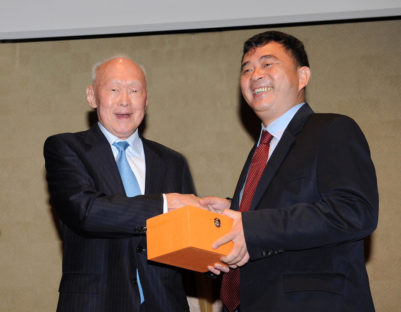 李光耀与博士 EVO厅·(中国区)视讯官网